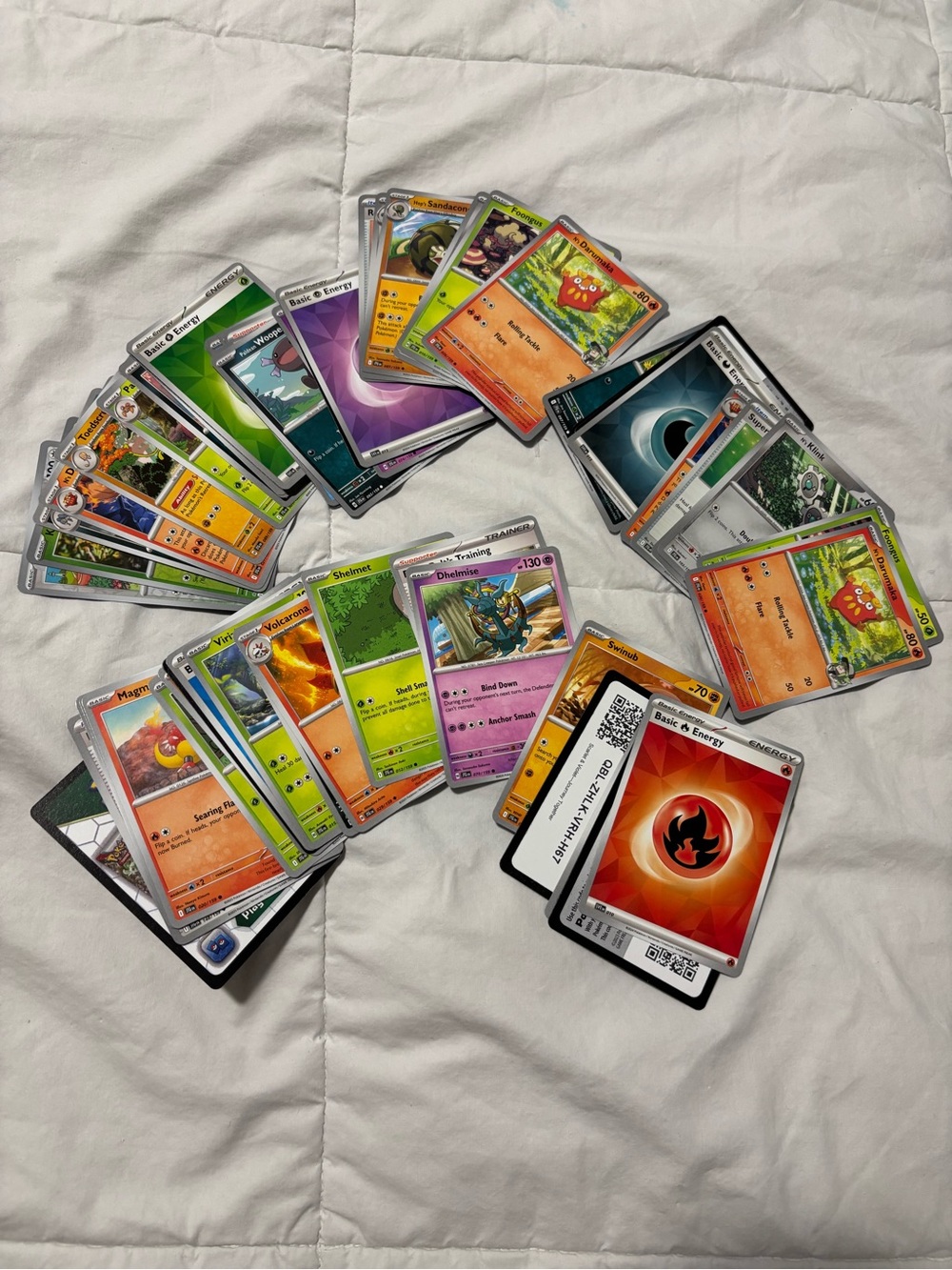 Pokémon Trading Cards Assorted Lot of 50 Scarlet and Violet Journey Together